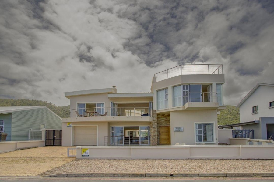 5 Bedroom Property for Sale in Glentana Western Cape